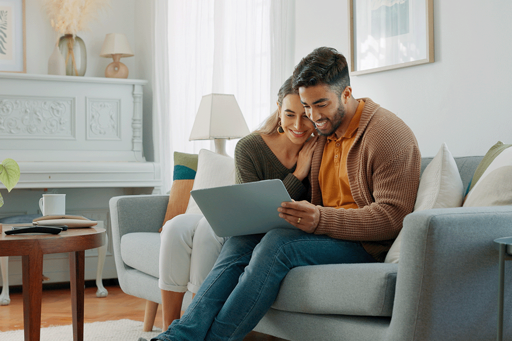 Couple picking their new internet service provider